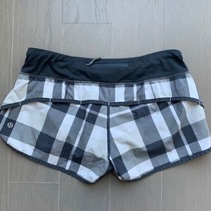 Lululemon Speed Short Foxy Sidewalk Plaid Grey 6